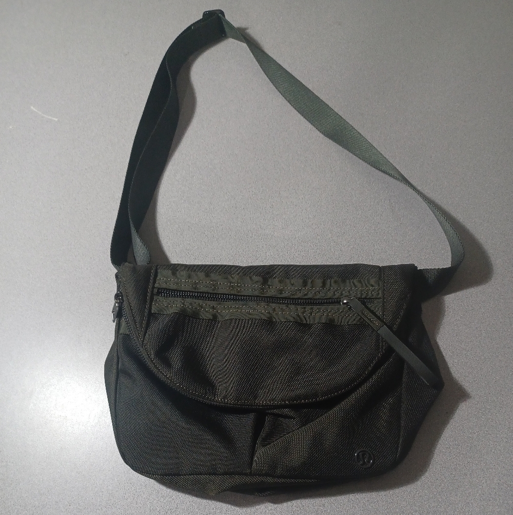 lululemon athletica Dark Olive Festival Bag